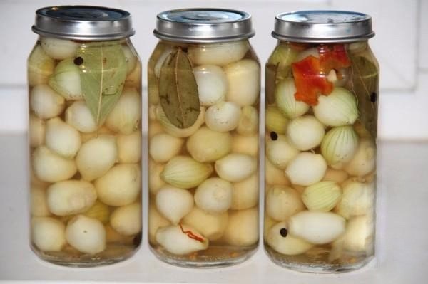 Маринованный лук на зиму - нечто совершенное!